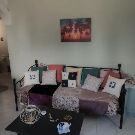 Vakantiehuis Bee Life Apts, Sweet House *